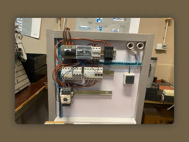 Projeto e Montagem de Quadro de Distribuição e Comando Elétrico